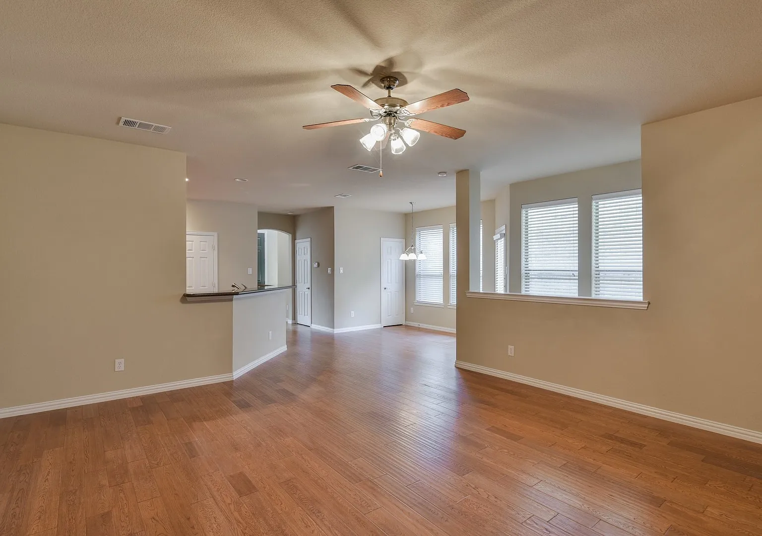 Available Now! Nice 3 Bedroom Patio Home Located In Cottonwood Creek! — Photo 4