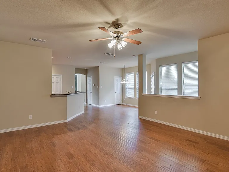 1707 Coronado St — Photo 4