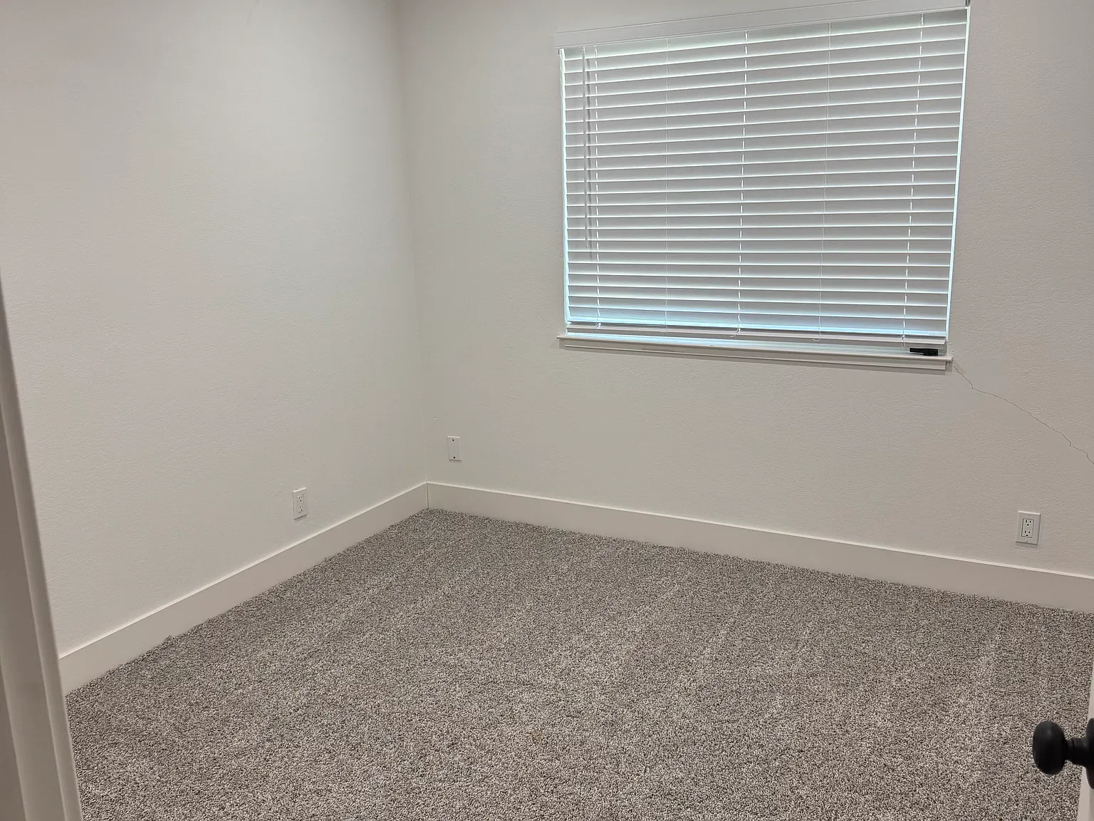 3 bed, 1250 sqft, $4,500 — Photo 4
