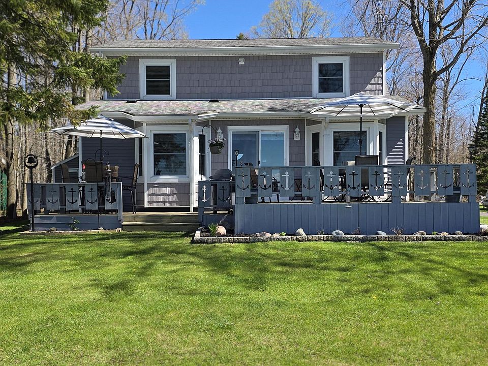 1st image of 14935 Maple St
