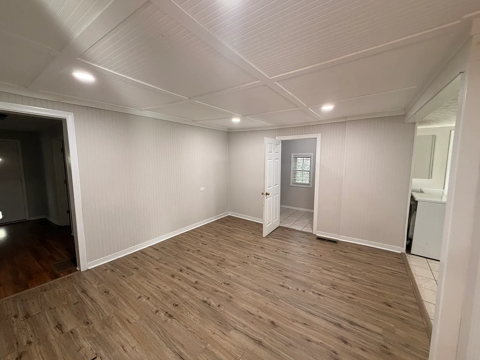 4 bed, 1500 sqft, $2,100 — Photo 2