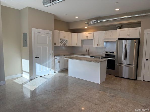 23742 Greater Mack Ave