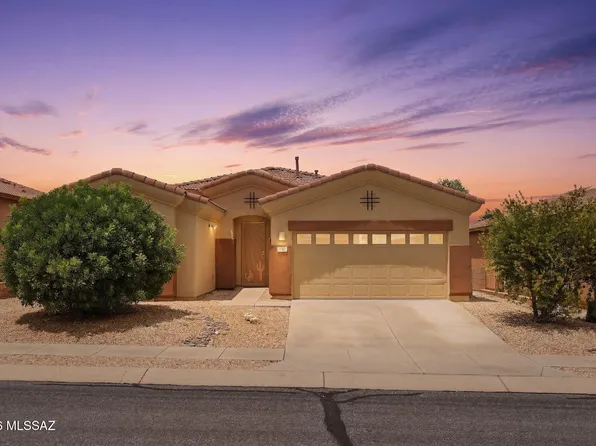 103 E Calle Del Capullo, Green Valley, AZ 85614
