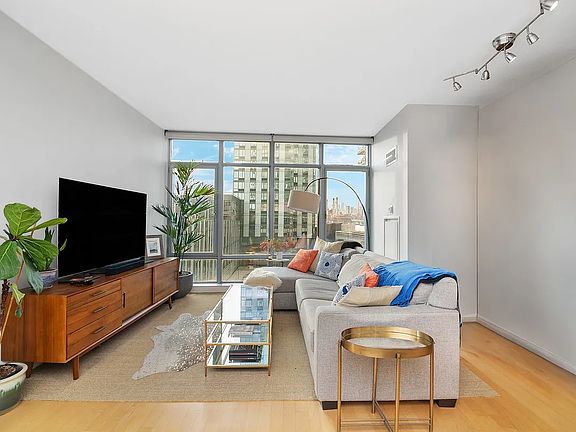 3rd image of 1 Northside Piers APT 4C