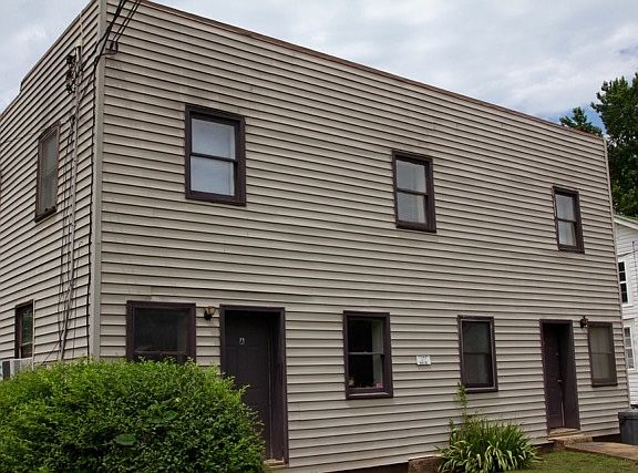 2nd image of 1325 N Main St