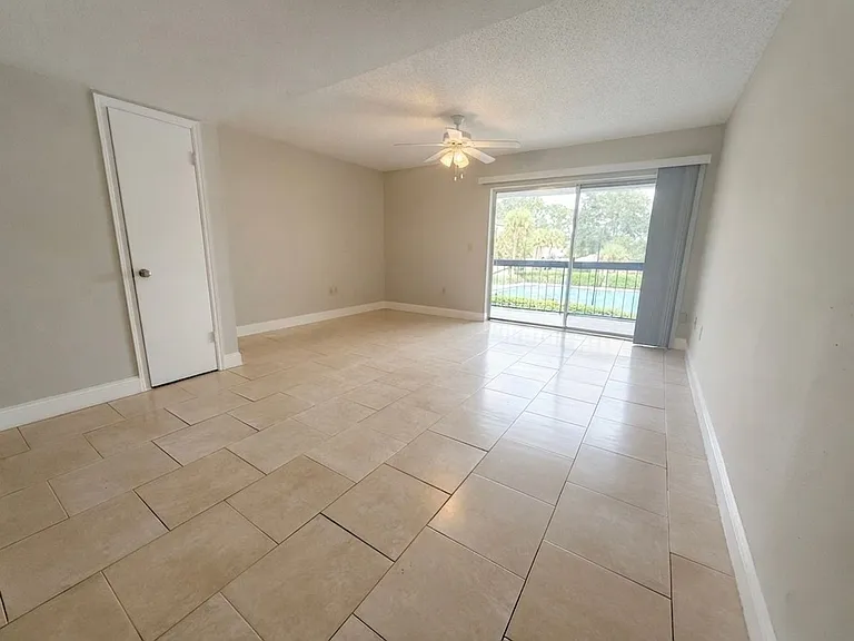 4115 S Semoran Blvd #10 — Photo 4