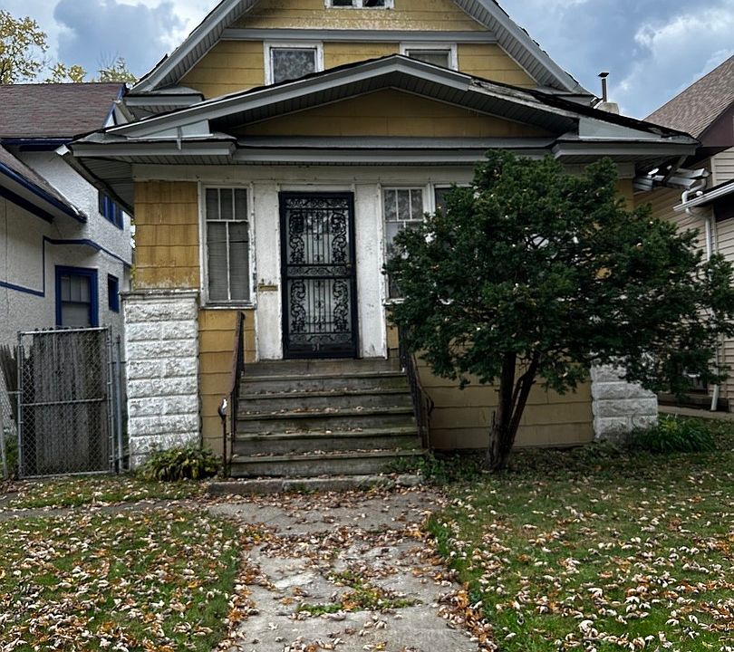 1st image of 915 N Lorel Ave