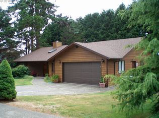 929 Helen Ln, Brookings, OR 97415