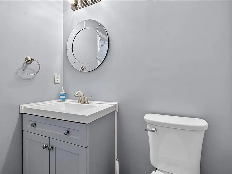 2311 Ravinia Ct NE — Photo 16
