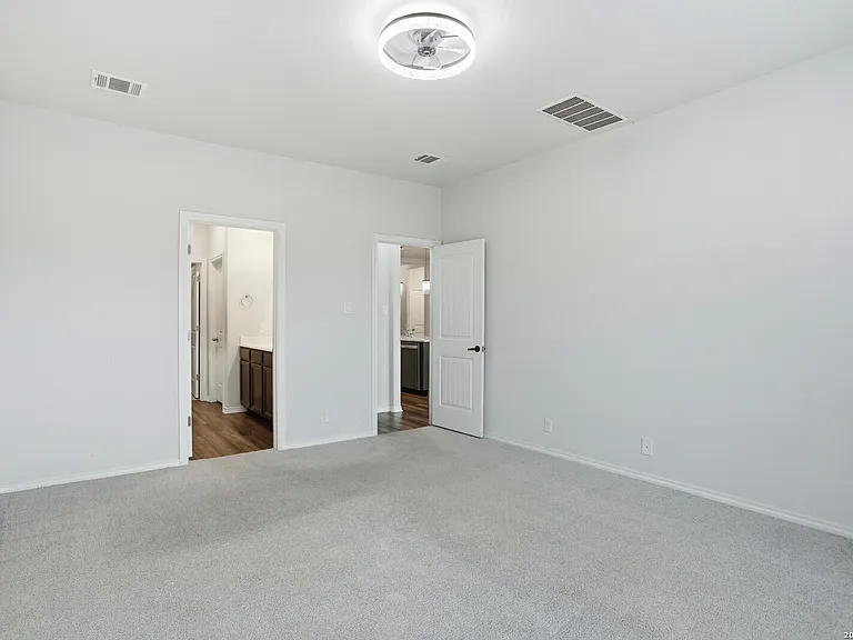 12611 Auriga — Photo 17
