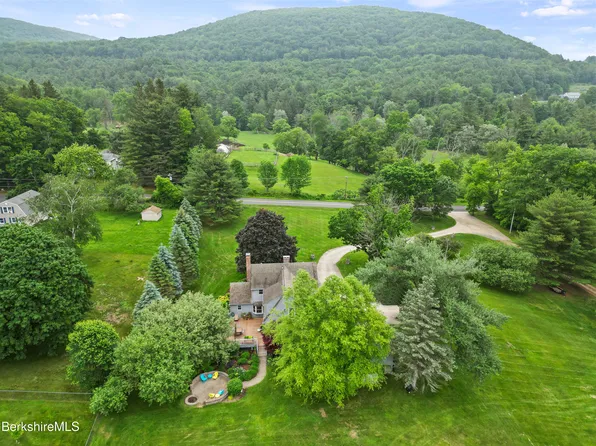 135 East St, Lee, MA 01238