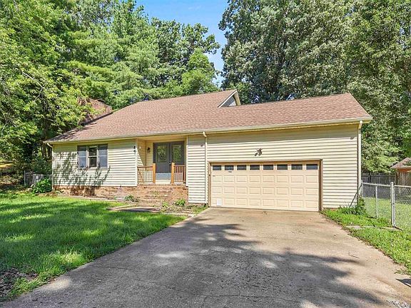 2nd image of 155 Woodlawn Ct