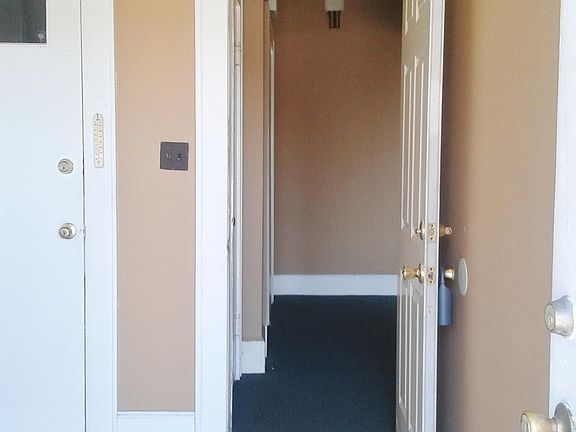 5th image of 402 Centre St #1
