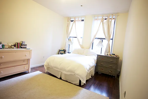 Rented by Momo Acquisition Group | media 12