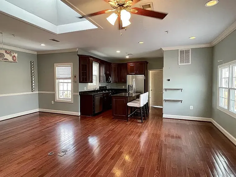 611 Quincy St NW #4 — Photo 7