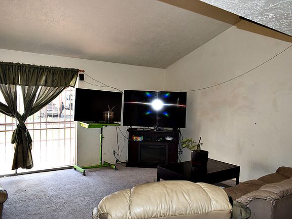 5th image of 72 Pageant St