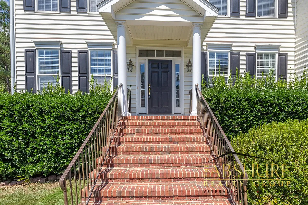 Building Photo - 1410 Fairfax Woods Dr #1