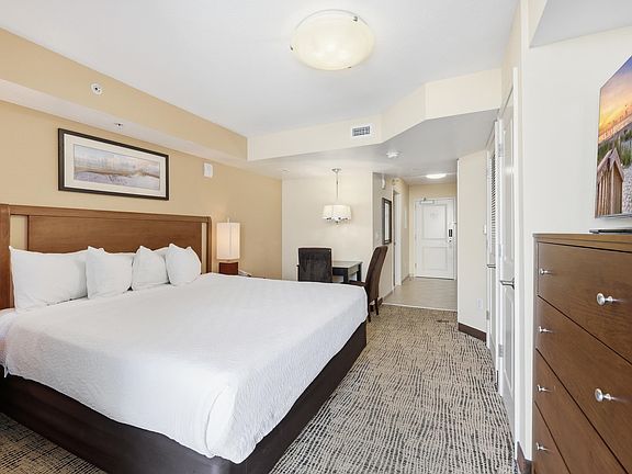 5th image of 2100 N Ocean Blvd. #923