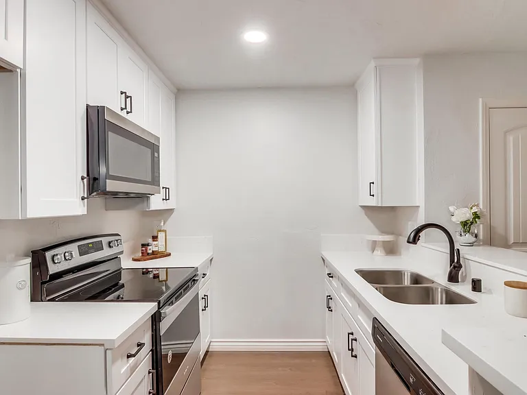 3549 Castle Glen Dr #118 — Photo 22
