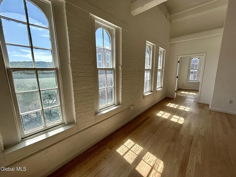 155 River St #5D — Photo 6