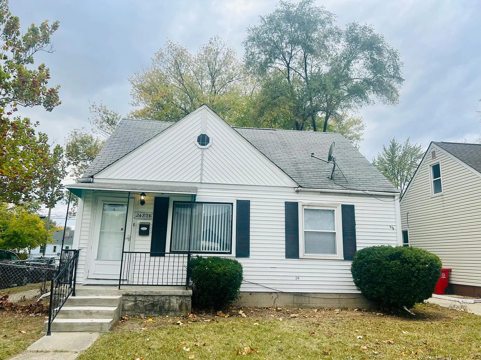24803 Valley Ave photo 1