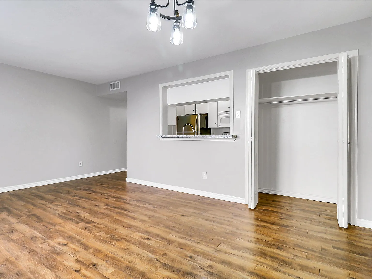 1 bed, 632 sqft, $1,200 — Photo 2
