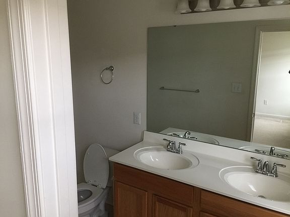 3rd image of 634 Wye Oak Dr