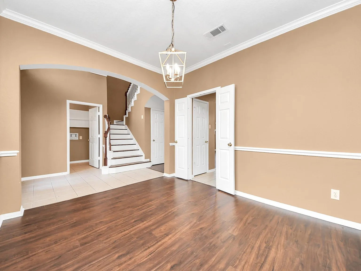 4 bed, 3.5 bath, 2419 sqft, $2,600 — Photo 4