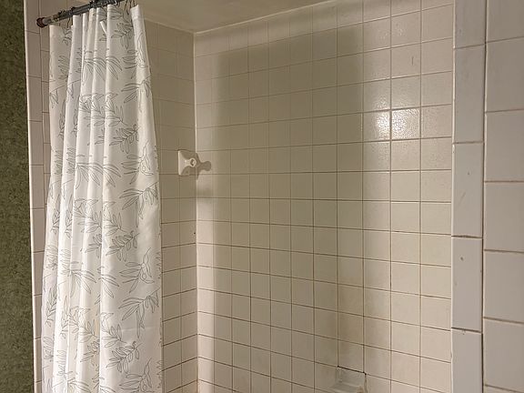 2nd image of 2262 Rockspring Rd APT 23