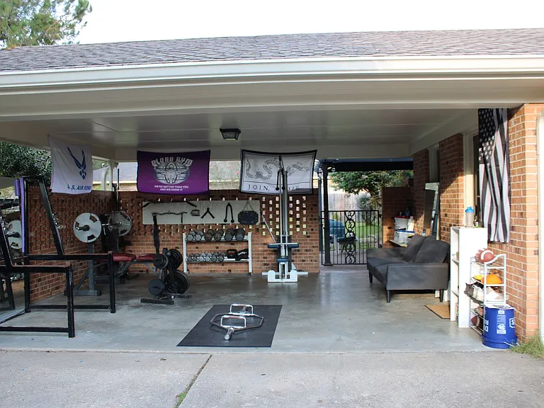 2450 Belcher Dr — Photo 22