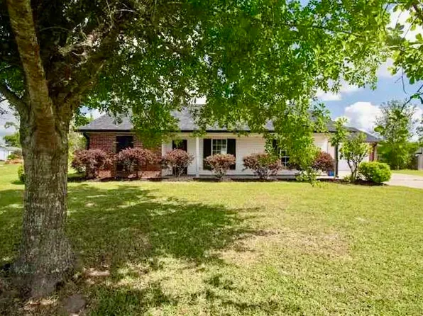 1304 Mohican Dr, Lake Charles, LA 70611