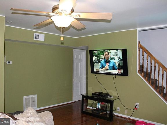 3rd image of 2400 Fort Dr