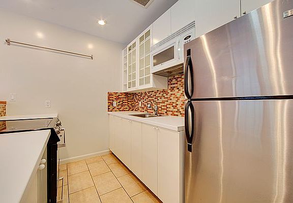 3rd image of 178 Eckford St APT 2