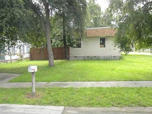 1st image of 821 Foster Ave