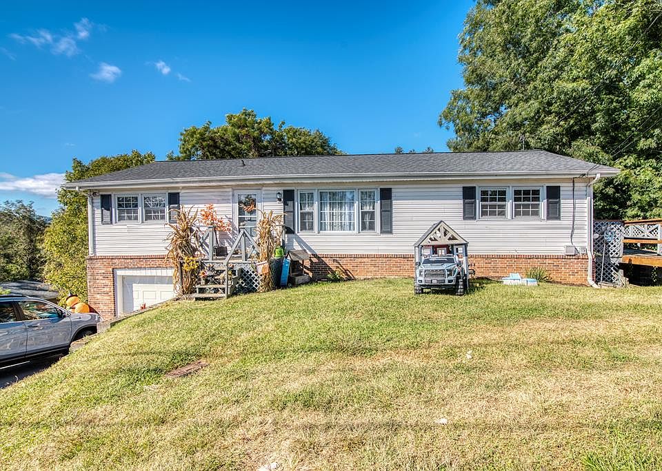 1st image of 101 Briarwood Hills Dr