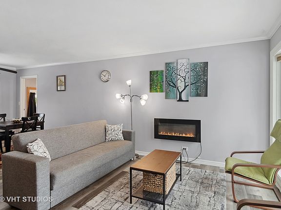 3rd image of 410 Morton St