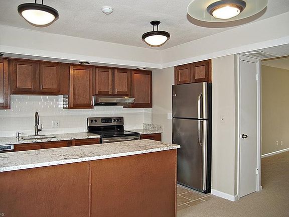 4th image of 5702 York Dr