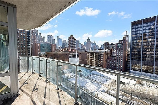 1st image of 555 W 59th St APT 17E