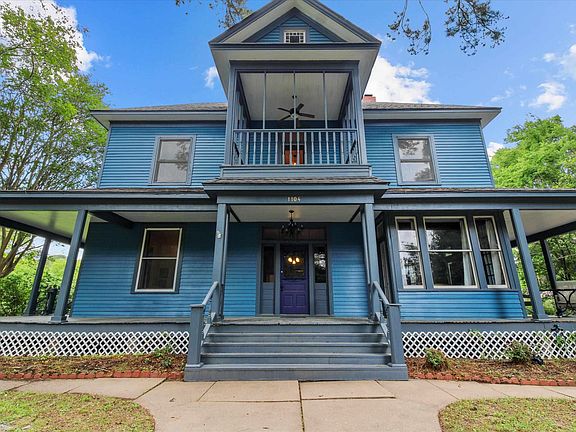 1104 E Houston Ave, Crockett, TX 75835 | MLS #24006317 | Zillow