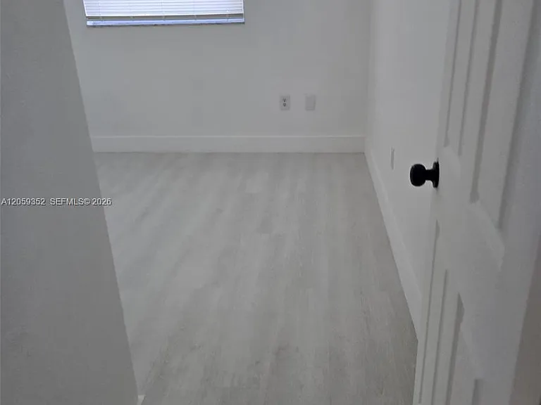 1000 W 28th St #17 — Photo 8