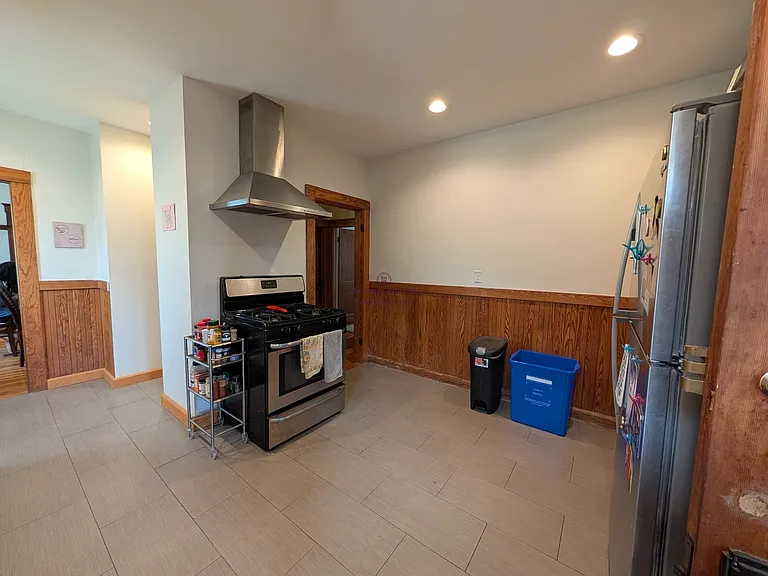 45 Emerald St — Photo 4