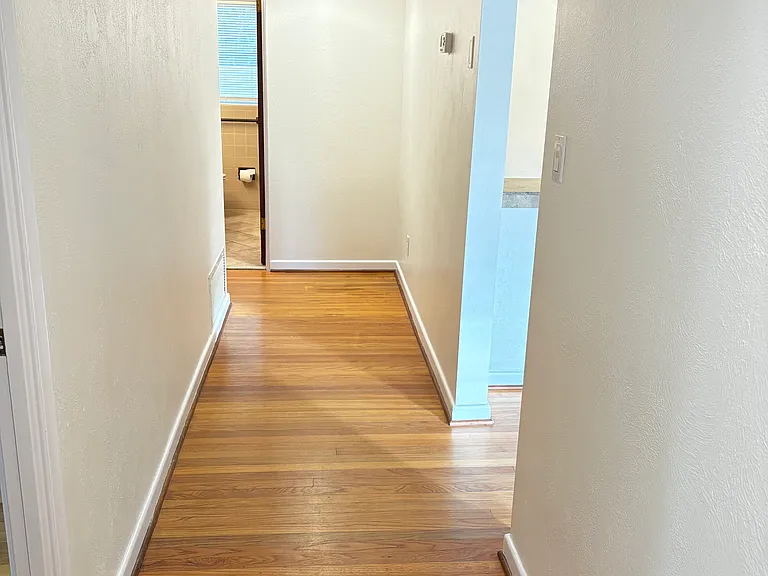 3243 N Orange Ave — Photo 16
