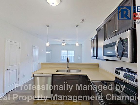 3rd image of 103 Jaydn Dr E