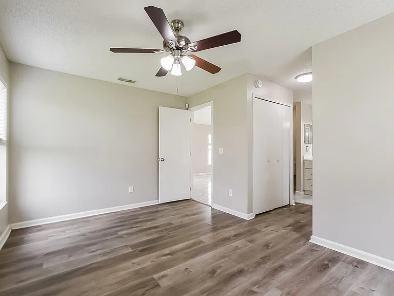 9710 Red Clover Ave — Photo 11