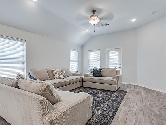 4th image of 1716 Beacon Beach Way