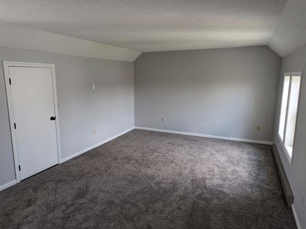 307 Husson Ave APT L, Bangor, ME 04401