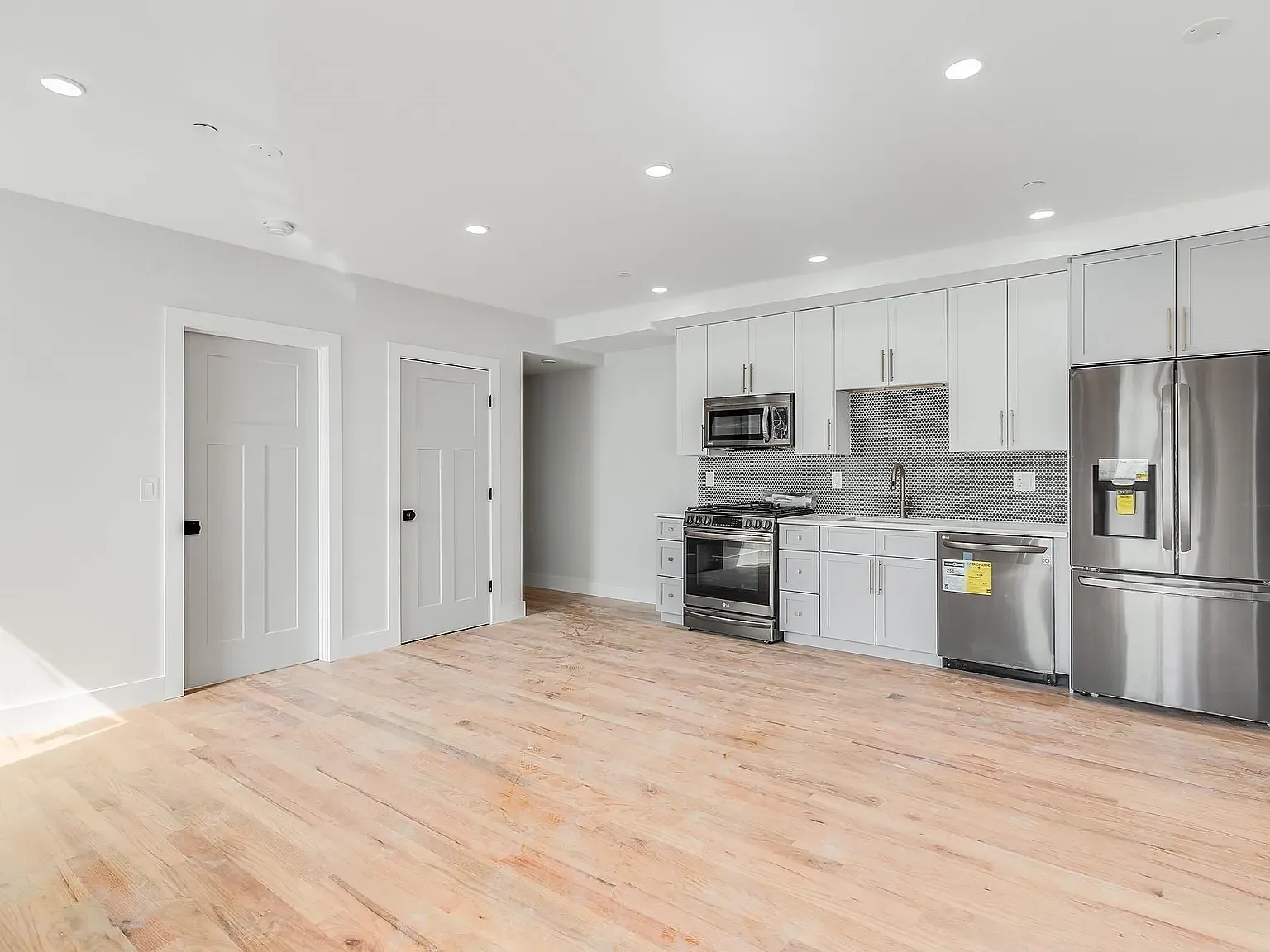2 bed, 1.5 bath, 989 sqft, $3,100 — Photo 4
