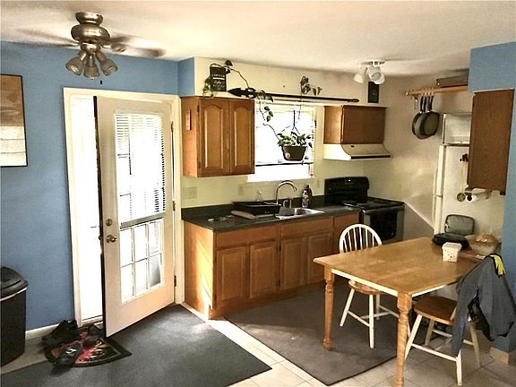 4th image of 3 Brookeville Ter