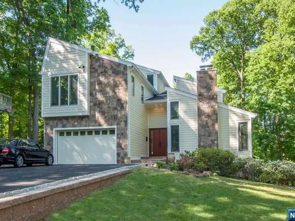 212 Highwood Ave, Tenafly, NJ 07670