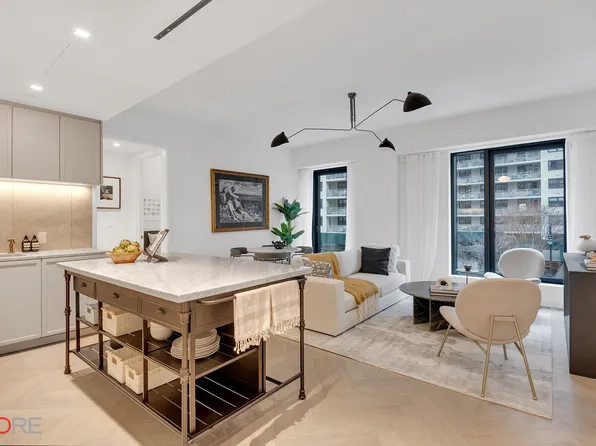 310 East 86th Street 3A image 3 of 17